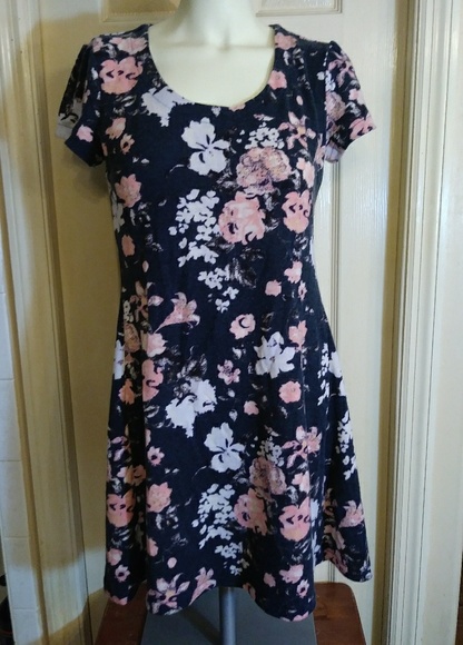 Urban Outfitters Dresses & Skirts - Urban Outfitters Kimchi Blue Grey & Pink Dress M